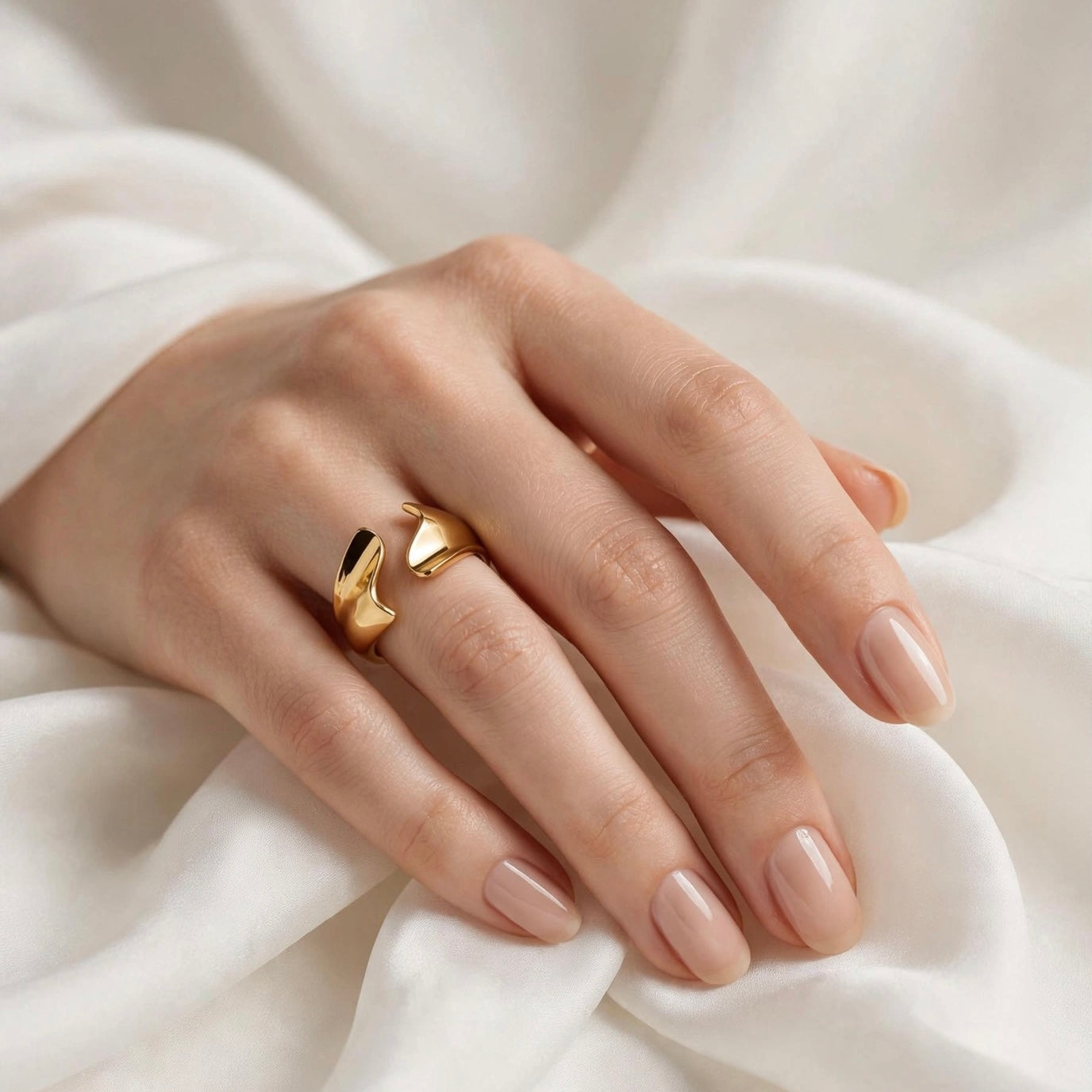 Lira Wave Ring